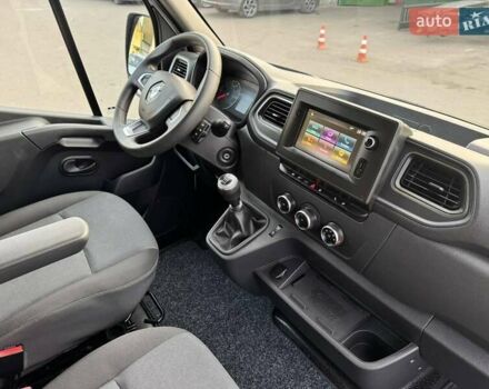 Белый Рено Мастер, объемом двигателя 2.3 л и пробегом 265 тыс. км за 18900 $, фото 43 на Automoto.ua