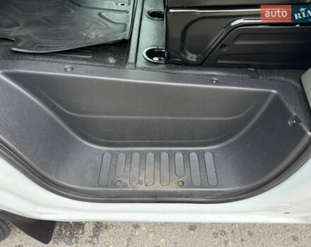 Белый Рено Мастер, объемом двигателя 2.3 л и пробегом 138 тыс. км за 25800 $, фото 37 на Automoto.ua