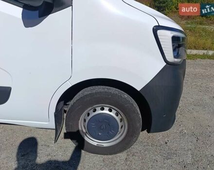 Белый Рено Мастер, объемом двигателя 2.3 л и пробегом 245 тыс. км за 18800 $, фото 18 на Automoto.ua