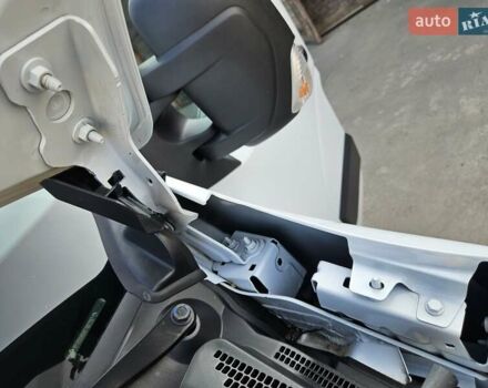 Білий Рено Мастєр, об'ємом двигуна 0 л та пробігом 269 тис. км за 18500 $, фото 81 на Automoto.ua