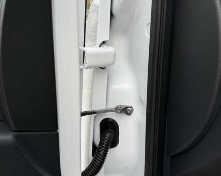 Белый Рено Мастер, объемом двигателя 2.3 л и пробегом 138 тыс. км за 25800 $, фото 38 на Automoto.ua