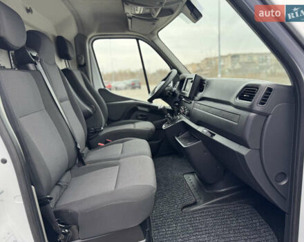 Белый Рено Мастер, объемом двигателя 2.3 л и пробегом 112 тыс. км за 21900 $, фото 72 на Automoto.ua