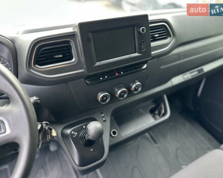 Білий Рено Мастєр, об'ємом двигуна 2.3 л та пробігом 204 тис. км за 20250 $, фото 14 на Automoto.ua