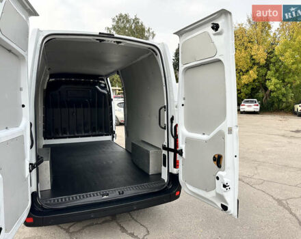 Белый Рено Мастер, объемом двигателя 2.3 л и пробегом 175 тыс. км за 19700 $, фото 66 на Automoto.ua
