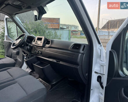 Белый Рено Мастер, объемом двигателя 2.3 л и пробегом 218 тыс. км за 18900 $, фото 25 на Automoto.ua