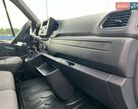Белый Рено Мастер, объемом двигателя 2.3 л и пробегом 220 тыс. км за 21999 $, фото 37 на Automoto.ua