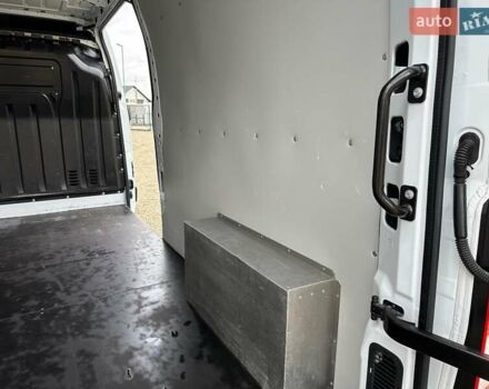 Белый Рено Мастер, объемом двигателя 2.3 л и пробегом 175 тыс. км за 21400 $, фото 45 на Automoto.ua