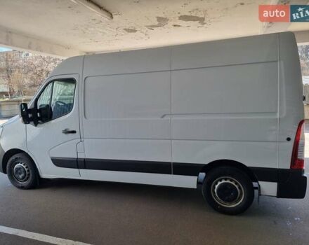 Белый Рено Мастер, объемом двигателя 2.3 л и пробегом 115 тыс. км за 23750 $, фото 3 на Automoto.ua