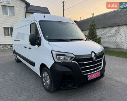 Белый Рено Мастер, объемом двигателя 2.3 л и пробегом 218 тыс. км за 18900 $, фото 3 на Automoto.ua