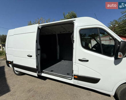 Белый Рено Мастер, объемом двигателя 2.3 л и пробегом 105 тыс. км за 25300 $, фото 61 на Automoto.ua