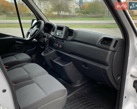 Рено Мастєр 2022 у Дубно на Automoto.ua Білий Рено Мастєр, об'ємом двигуна 2.3 л та пробігом 245 тис. км за 20000 $, фото 33 на Automoto.ua