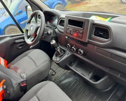 Белый Рено Мастер, объемом двигателя 2.3 л и пробегом 171 тыс. км за 25000 $, фото 3 на Automoto.ua