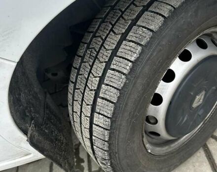 Белый Рено Мастер, объемом двигателя 2.3 л и пробегом 184 тыс. км за 25000 $, фото 9 на Automoto.ua