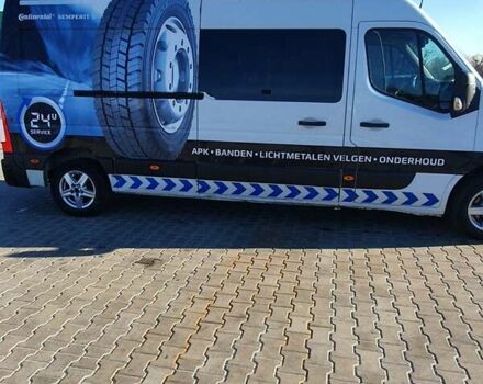 Белый Рено Мастер, объемом двигателя 2.3 л и пробегом 490 тыс. км за 12999 $, фото 3 на Automoto.ua