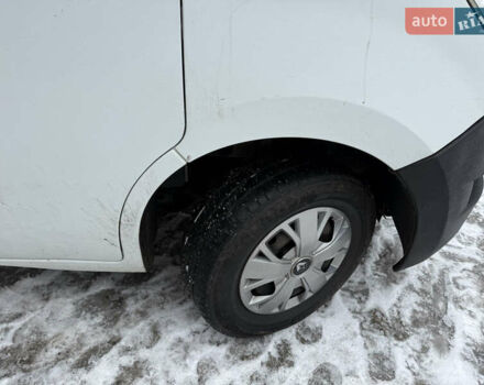 Белый Рено Мастер, объемом двигателя 2.3 л и пробегом 285 тыс. км за 10000 $, фото 3 на Automoto.ua