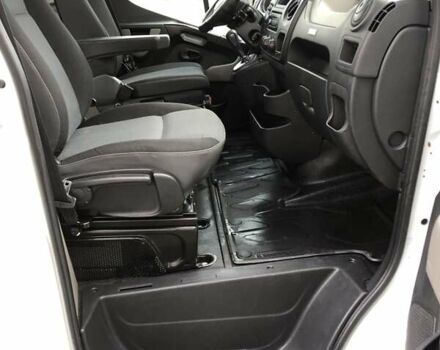 Белый Рено Мастер, объемом двигателя 2.3 л и пробегом 280 тыс. км за 16000 $, фото 47 на Automoto.ua