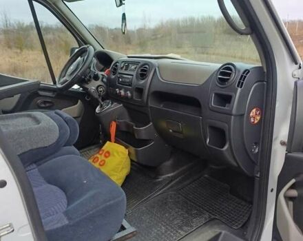 Белый Рено Мастер, объемом двигателя 2.3 л и пробегом 440 тыс. км за 16300 $, фото 8 на Automoto.ua