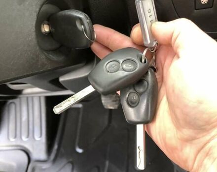 Белый Рено Мастер, объемом двигателя 2.3 л и пробегом 280 тыс. км за 16000 $, фото 44 на Automoto.ua