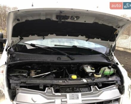 Белый Рено Мастер, объемом двигателя 2.3 л и пробегом 280 тыс. км за 16000 $, фото 53 на Automoto.ua