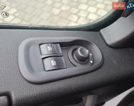 Белый Рено Мастер, объемом двигателя 2.3 л и пробегом 211 тыс. км за 19250 $, фото 19 на Automoto.ua