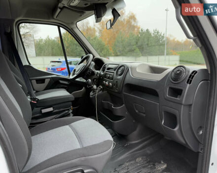 Белый Рено Мастер, объемом двигателя 2.3 л и пробегом 350 тыс. км за 15999 $, фото 45 на Automoto.ua