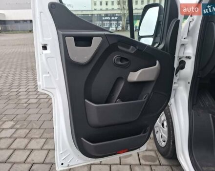 Белый Рено Мастер, объемом двигателя 2.3 л и пробегом 211 тыс. км за 19250 $, фото 9 на Automoto.ua