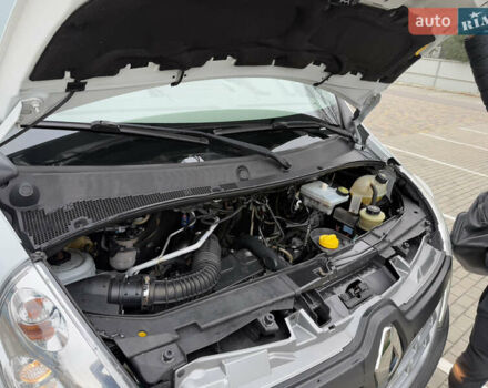 Белый Рено Мастер, объемом двигателя 2.3 л и пробегом 350 тыс. км за 15999 $, фото 57 на Automoto.ua