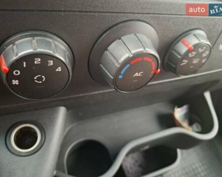 Белый Рено Мастер, объемом двигателя 2.3 л и пробегом 211 тыс. км за 19250 $, фото 21 на Automoto.ua