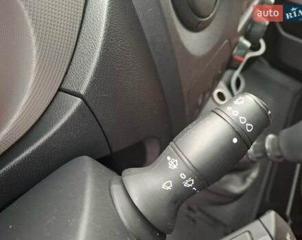 Белый Рено Мастер, объемом двигателя 2.3 л и пробегом 211 тыс. км за 19250 $, фото 20 на Automoto.ua