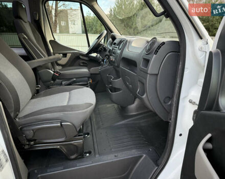 Белый Рено Мастер, объемом двигателя 2.3 л и пробегом 300 тыс. км за 16300 $, фото 49 на Automoto.ua