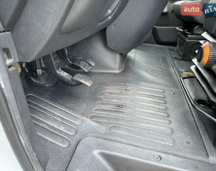 Белый Рено Мастер, объемом двигателя 2.3 л и пробегом 300 тыс. км за 16300 $, фото 46 на Automoto.ua