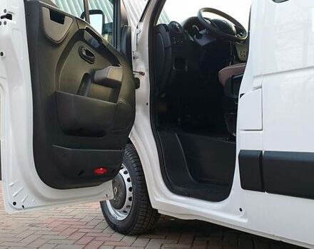 Белый Рено Мастер, объемом двигателя 2.3 л и пробегом 171 тыс. км за 19800 $, фото 5 на Automoto.ua