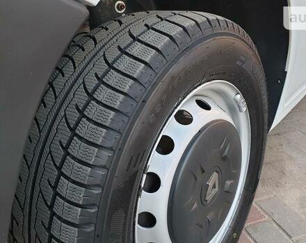 Белый Рено Мастер, объемом двигателя 2.3 л и пробегом 171 тыс. км за 19800 $, фото 57 на Automoto.ua