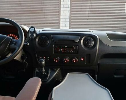 Белый Рено Мастер, объемом двигателя 2.3 л и пробегом 171 тыс. км за 19800 $, фото 33 на Automoto.ua