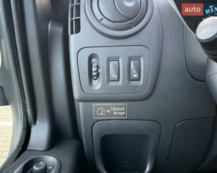 Белый Рено Мастер, объемом двигателя 2.3 л и пробегом 300 тыс. км за 16300 $, фото 37 на Automoto.ua