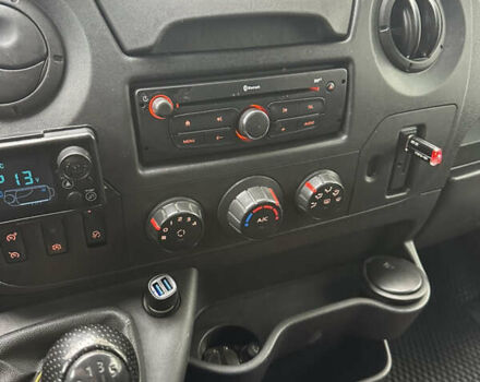 Білий Рено Мастєр, об'ємом двигуна 2.3 л та пробігом 450 тис. км за 17399 $, фото 26 на Automoto.ua