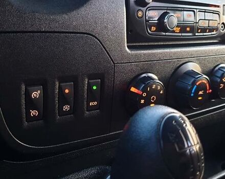 Белый Рено Мастер, объемом двигателя 2.3 л и пробегом 171 тыс. км за 19800 $, фото 13 на Automoto.ua