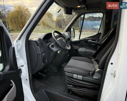 Белый Рено Мастер, объемом двигателя 2.3 л и пробегом 300 тыс. км за 16300 $, фото 48 на Automoto.ua