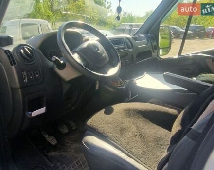 Белый Рено Мастер, объемом двигателя 2.3 л и пробегом 280 тыс. км за 15000 $, фото 3 на Automoto.ua