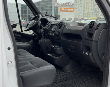 Белый Рено Мастер, объемом двигателя 2.3 л и пробегом 350 тыс. км за 15500 $, фото 9 на Automoto.ua