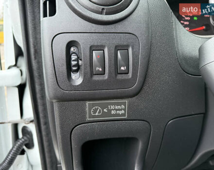 Білий Рено Мастєр, об'ємом двигуна 2.3 л та пробігом 340 тис. км за 16500 $, фото 43 на Automoto.ua