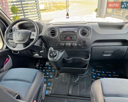 Белый Рено Мастер, объемом двигателя 2.3 л и пробегом 240 тыс. км за 15400 $, фото 3 на Automoto.ua