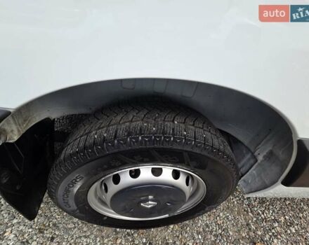 Белый Рено Мастер, объемом двигателя 2.3 л и пробегом 188 тыс. км за 19700 $, фото 24 на Automoto.ua