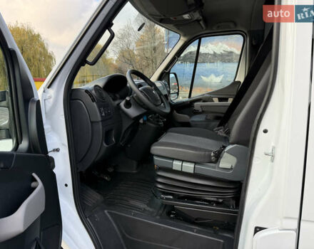 Білий Рено Мастєр, об'ємом двигуна 2.3 л та пробігом 265 тис. км за 17300 $, фото 42 на Automoto.ua