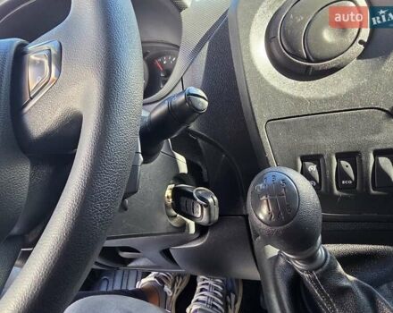 Белый Рено Мастер, объемом двигателя 2.3 л и пробегом 188 тыс. км за 18600 $, фото 42 на Automoto.ua