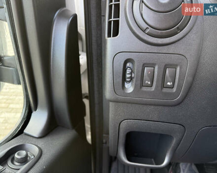 Білий Рено Мастєр, об'ємом двигуна 2.3 л та пробігом 265 тис. км за 17300 $, фото 39 на Automoto.ua