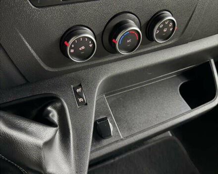 Белый Рено Мастер, объемом двигателя 2.3 л и пробегом 198 тыс. км за 29900 $, фото 10 на Automoto.ua