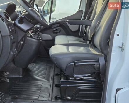 Белый Рено Мастер, объемом двигателя 2.3 л и пробегом 201 тыс. км за 18900 $, фото 17 на Automoto.ua