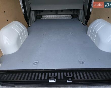 Белый Рено Мастер, объемом двигателя 2.3 л и пробегом 201 тыс. км за 18900 $, фото 1 на Automoto.ua