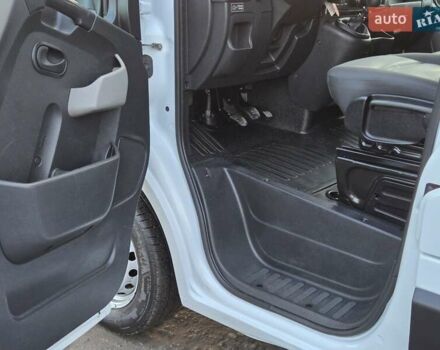 Белый Рено Мастер, объемом двигателя 2.3 л и пробегом 201 тыс. км за 18900 $, фото 18 на Automoto.ua